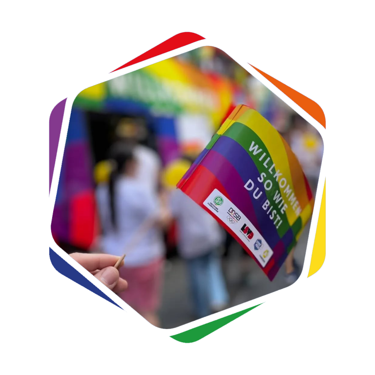 SportPride-Wagen beim Christopher-Street-Day in Frankfurt